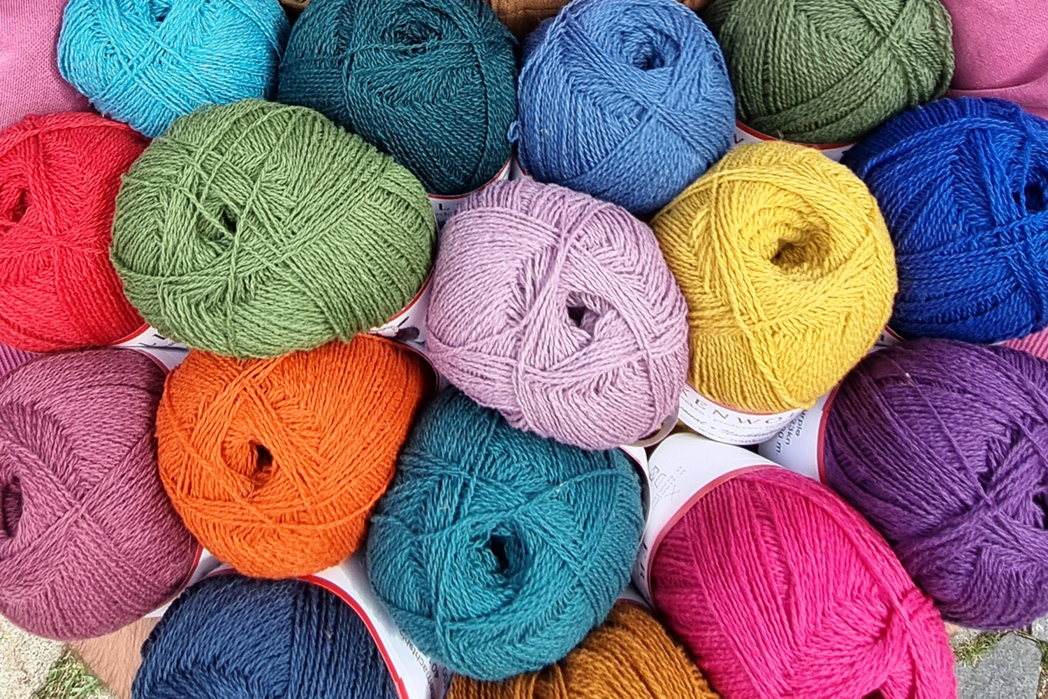 Frankenwolle Wollknäuel in vielen Farben